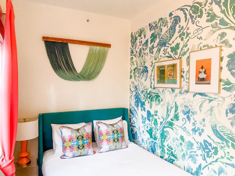 Room 4 interior